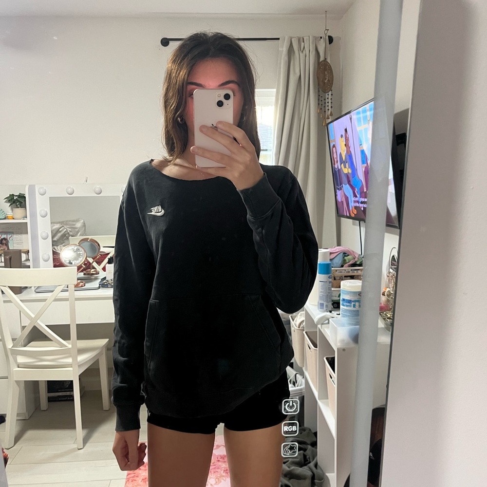 Black cut nike crew